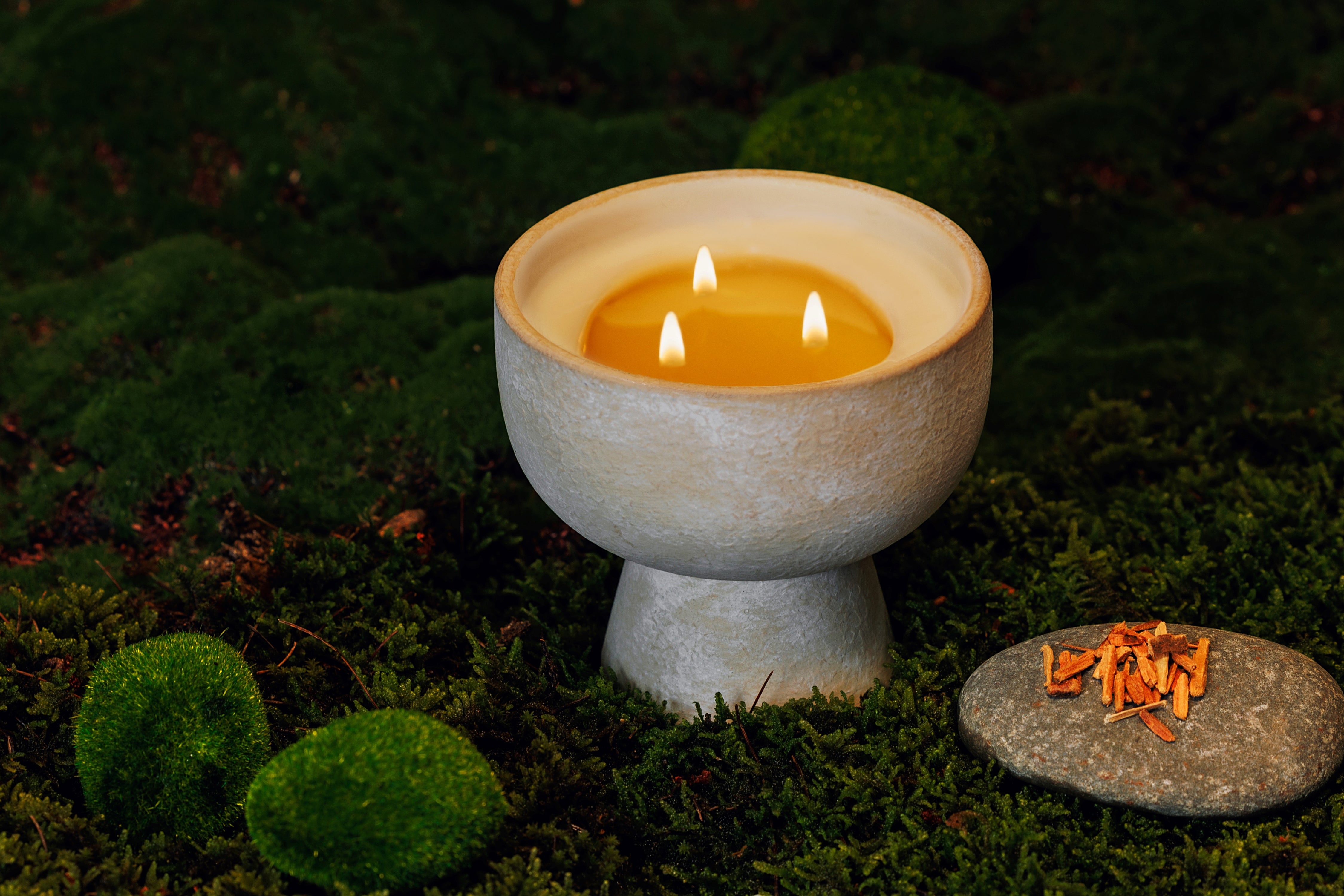 Romance - Ceramic Refillable Candle - Oakmoss & Sandalwood