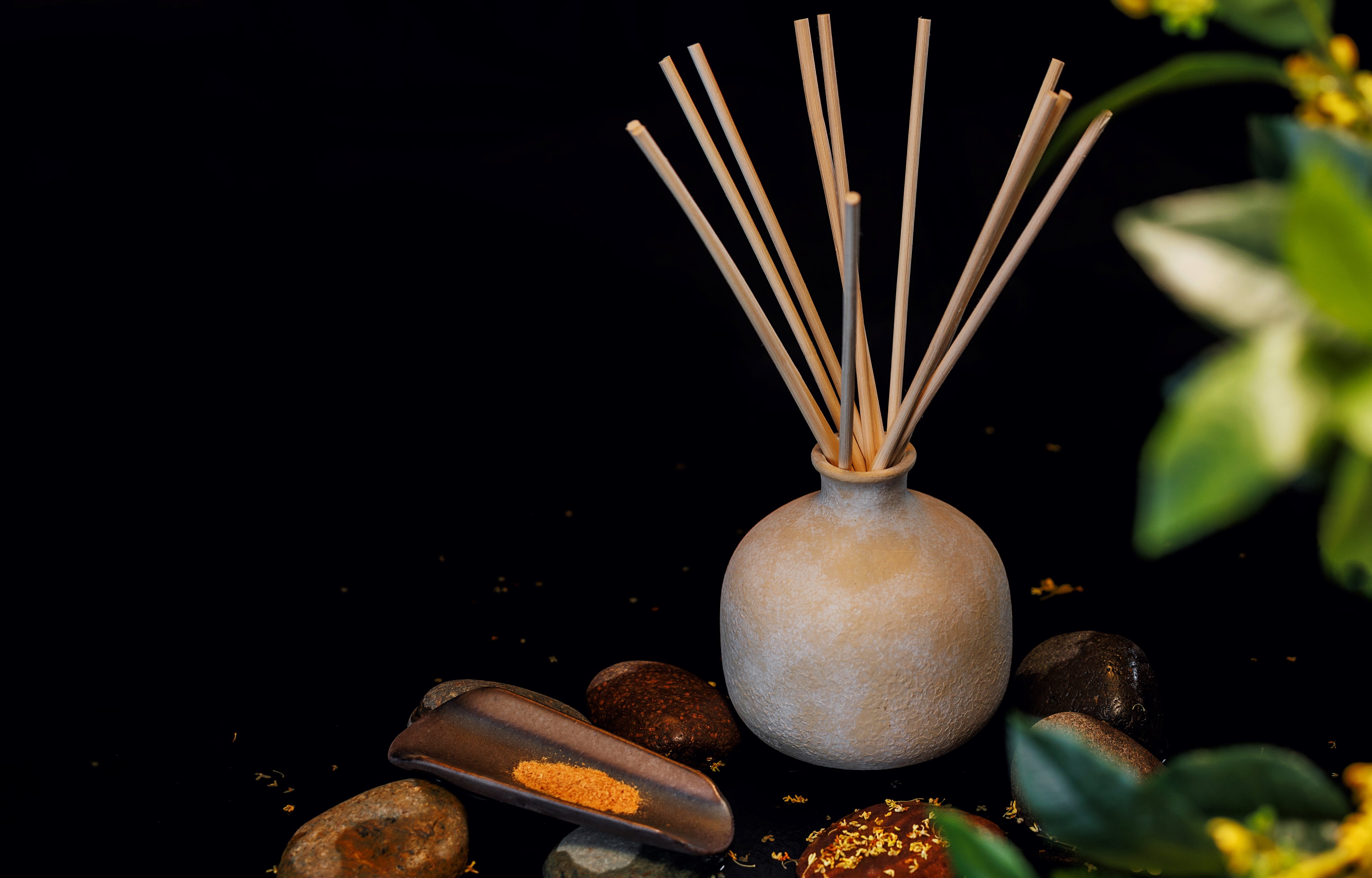 Bundle | Large Ceramic Refillable Wellness Diffuser + Refill | Calm - Osmanthus & Sandalwood