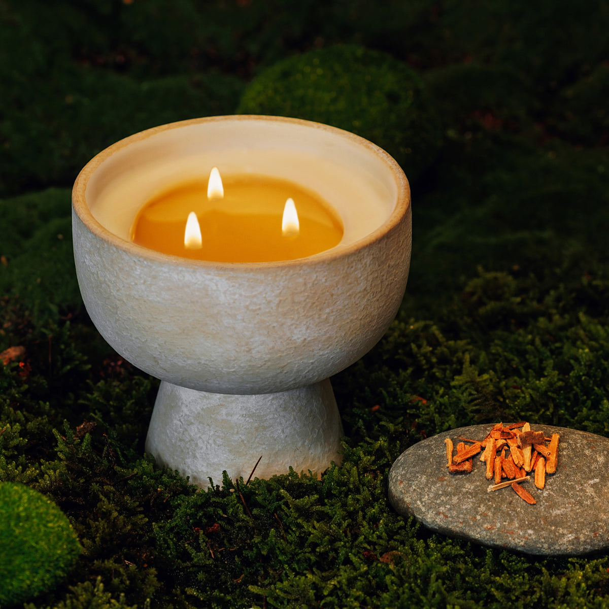 Romance - Ceramic Refillable Candle - Oakmoss & Sandalwood