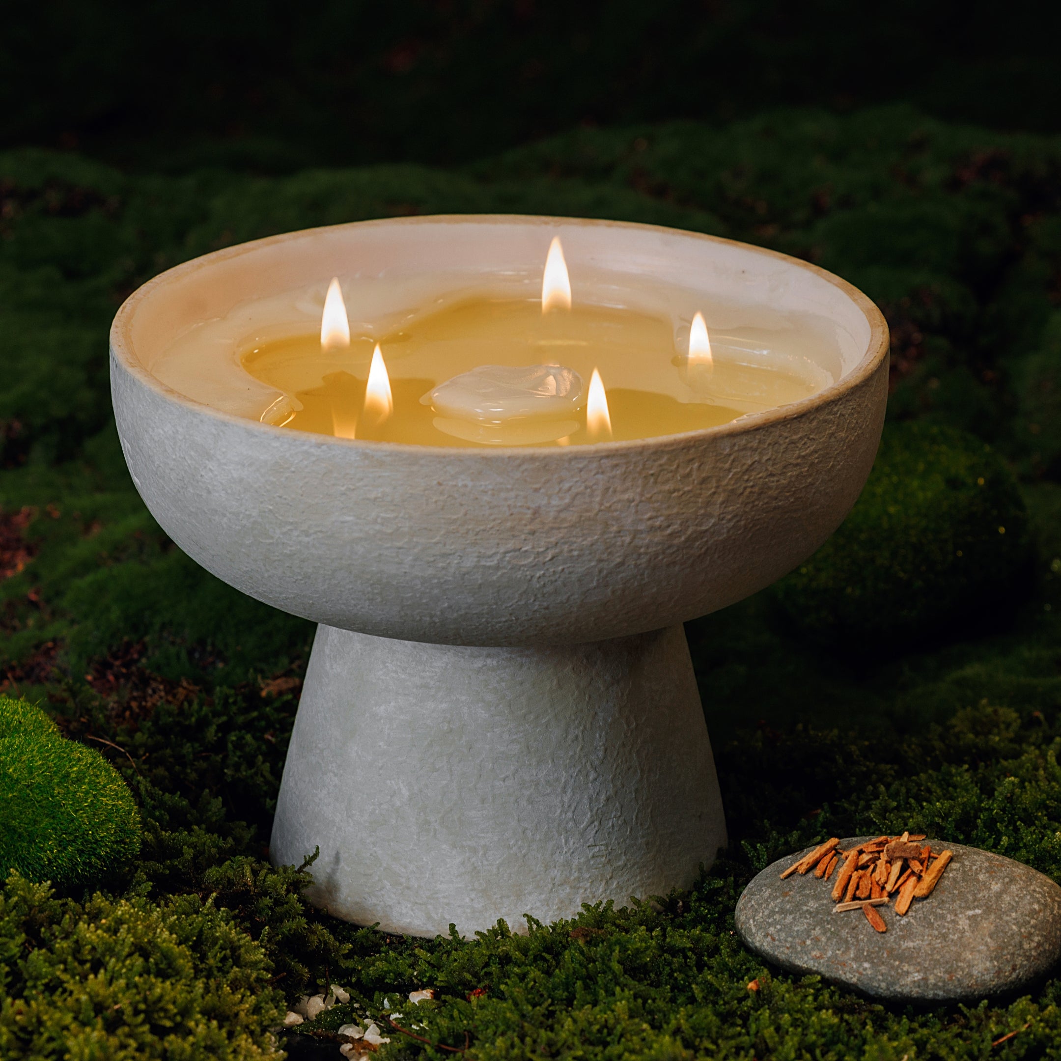 Romance - Ceramic Refillable Candle - Oakmoss & Sandalwood